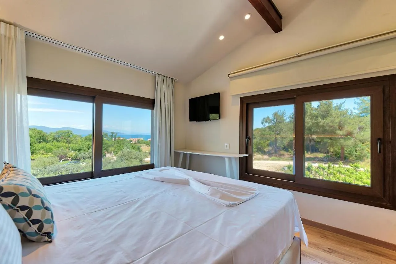 Dionysus Apartments & Suites
