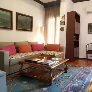 Daire Cosy Penthouse -up To 6 Guests- In The Centre!